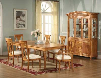 4-klasik-dengan-furniture-kayu